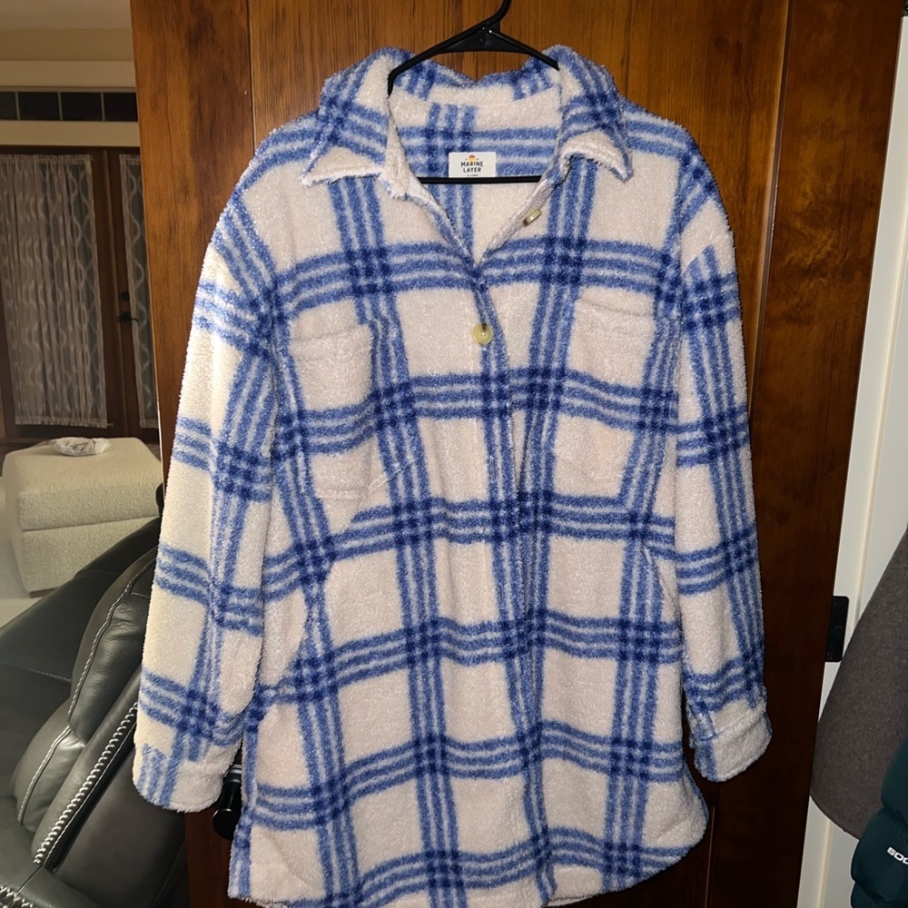Marine Layer Cream and Blue Shaket - Picture 4 of 4